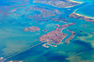 Thinking the future of Venice: what future for vulnerable coastal cities?